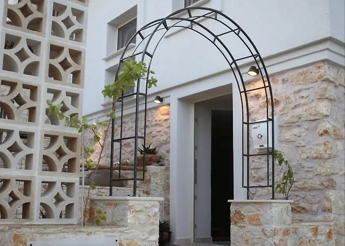 Clock House Holiday home *