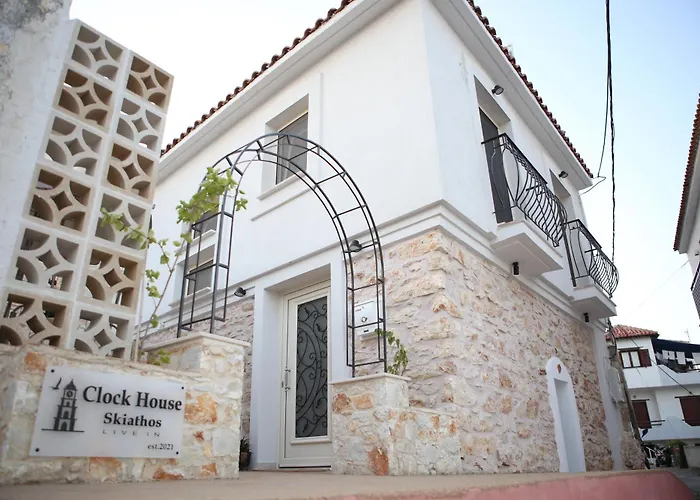 Holiday home Clock House *