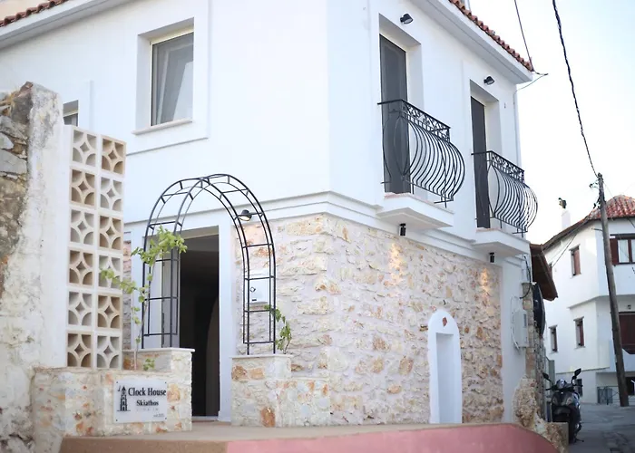 Clock House Holiday home *