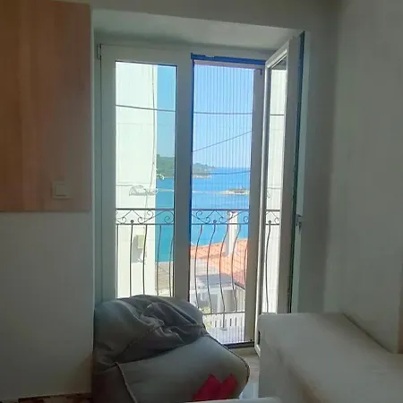 別荘 Clock House *