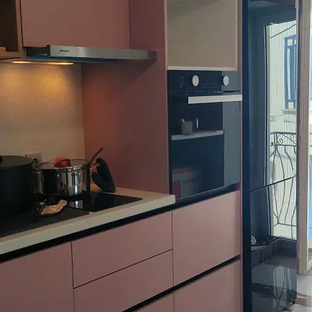 Clock House スキアトスタウン