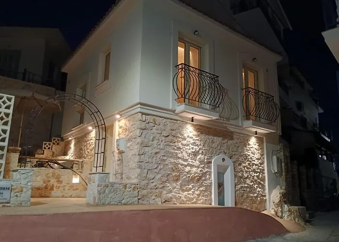 Clock House Case de vacanță Skiathos